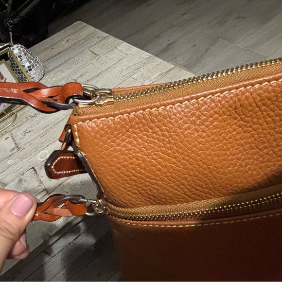 Dooney & Bourke Handbags - Dooney & Bourke Tan Pebbled Leather Crossbody Bag "WORN TWICE" ✨🫶